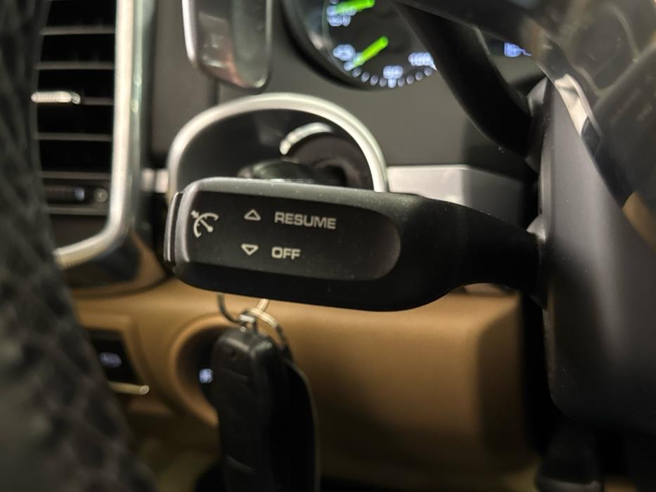 PORSCHE Cayenne 2015