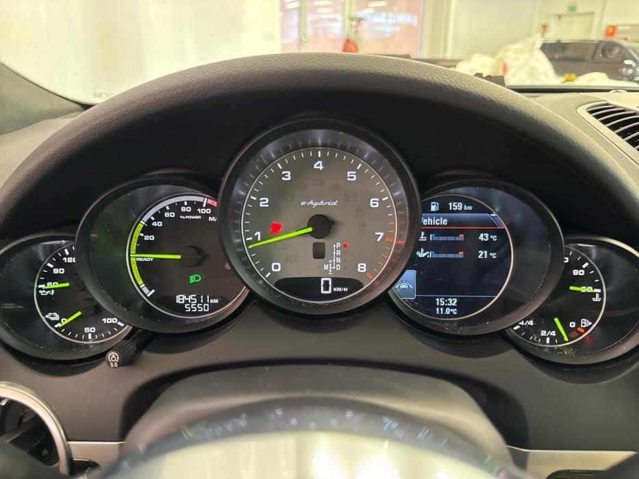 PORSCHE Cayenne 2015