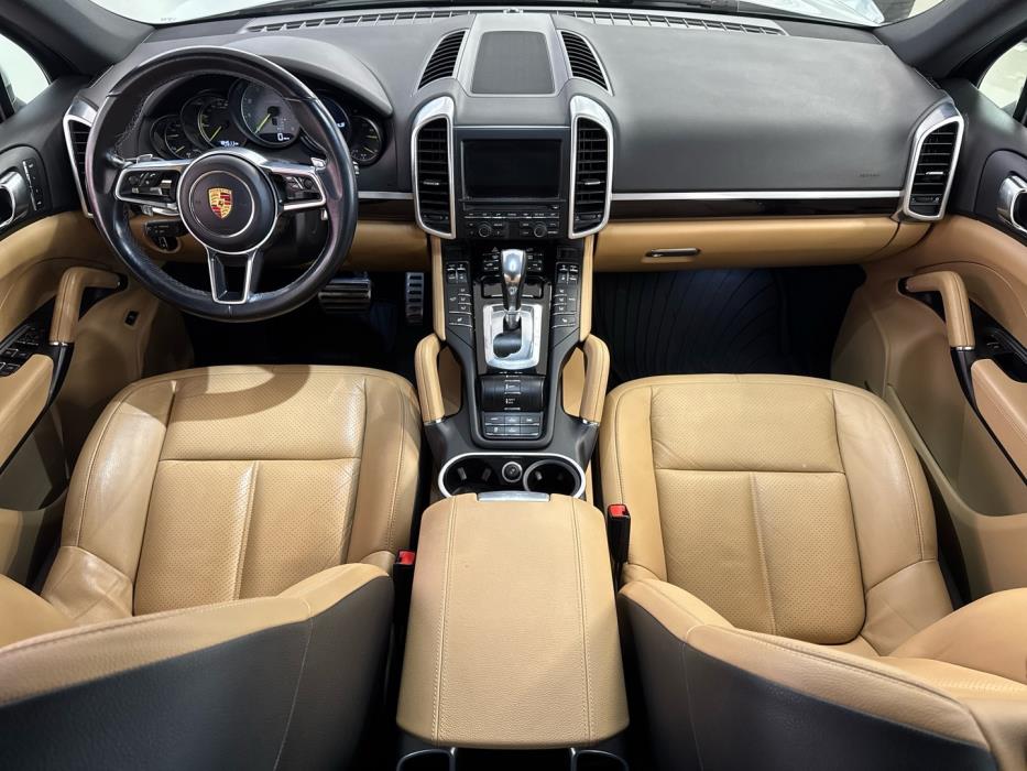 PORSCHE Cayenne 2015