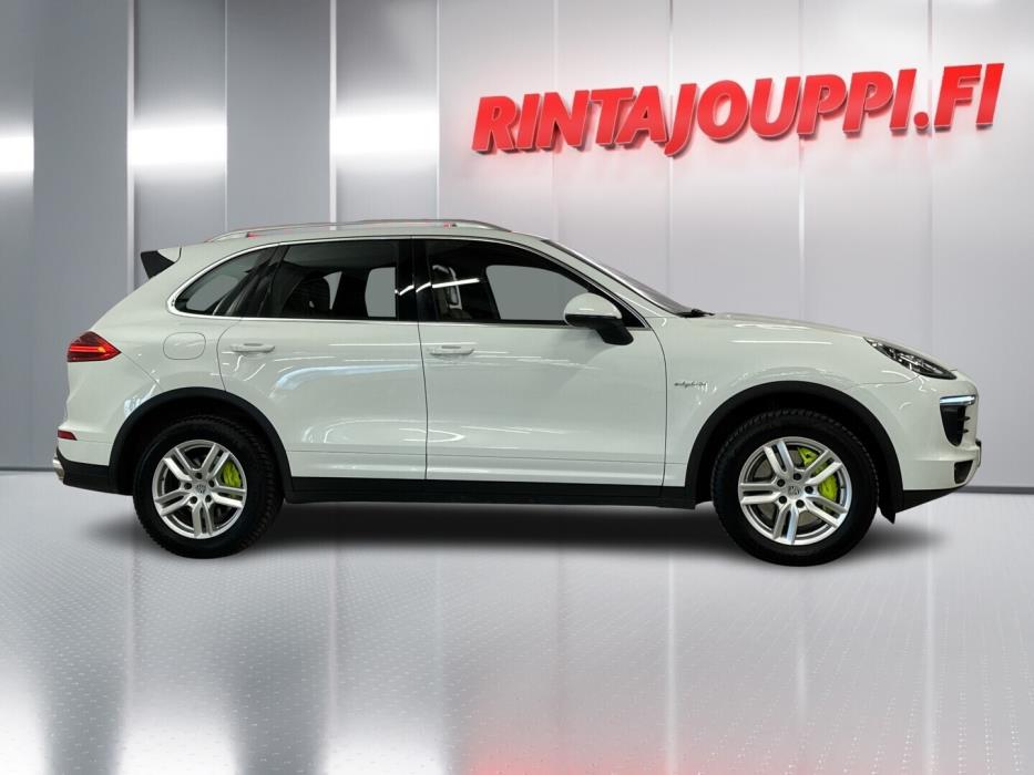 PORSCHE Cayenne 2015