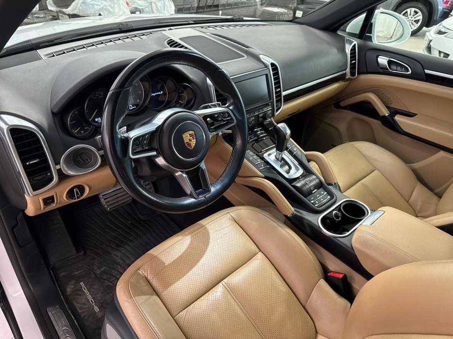 PORSCHE Cayenne 2015