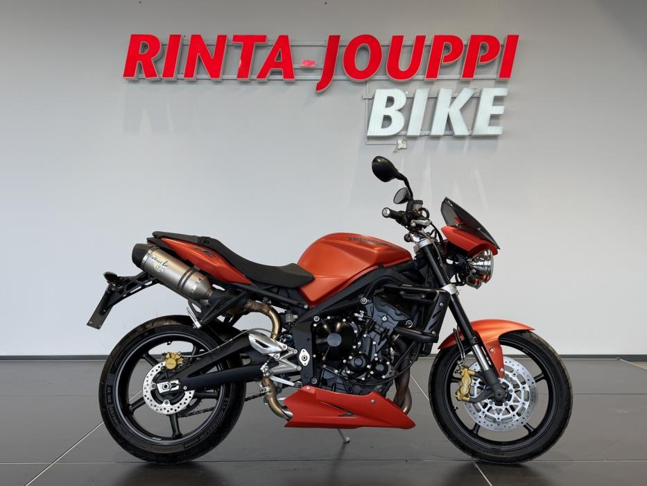 TRIUMPH STREET TRIPLE 2010