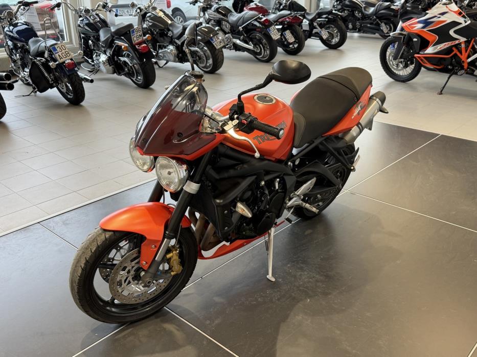 TRIUMPH STREET TRIPLE 2010