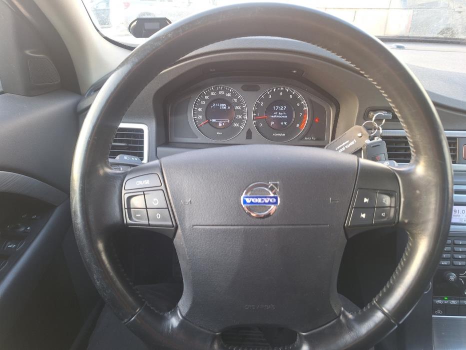 VOLVO V70 2008