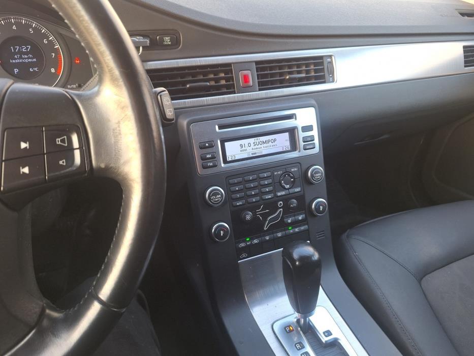 VOLVO V70 2008
