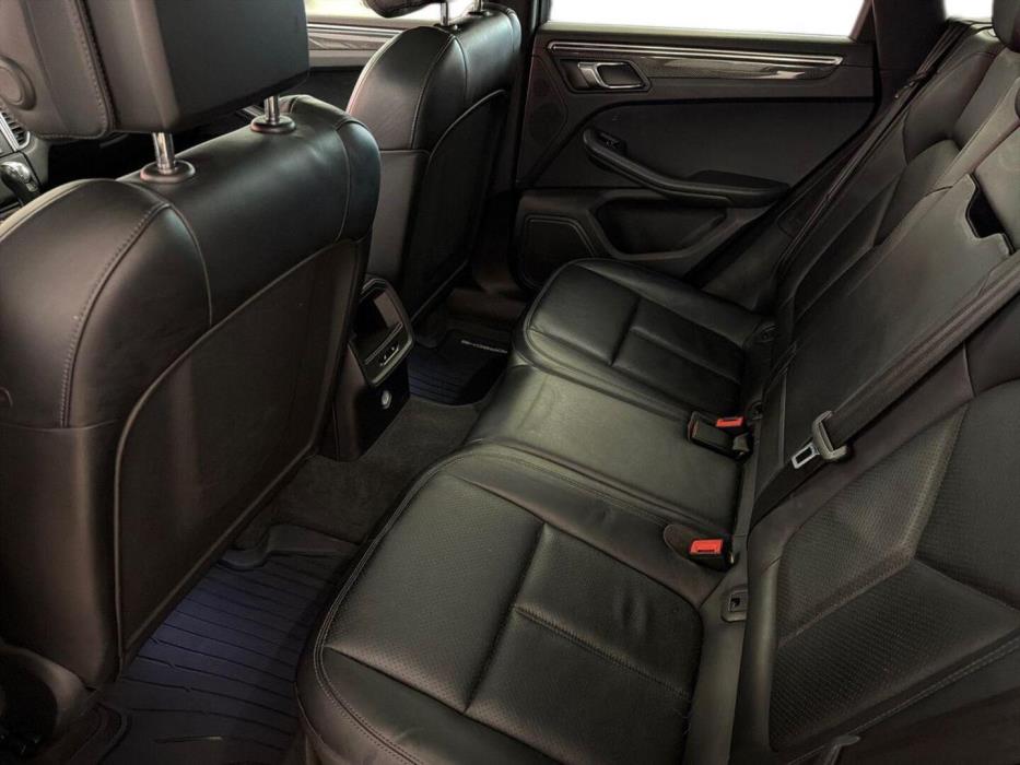 PORSCHE Macan 2015
