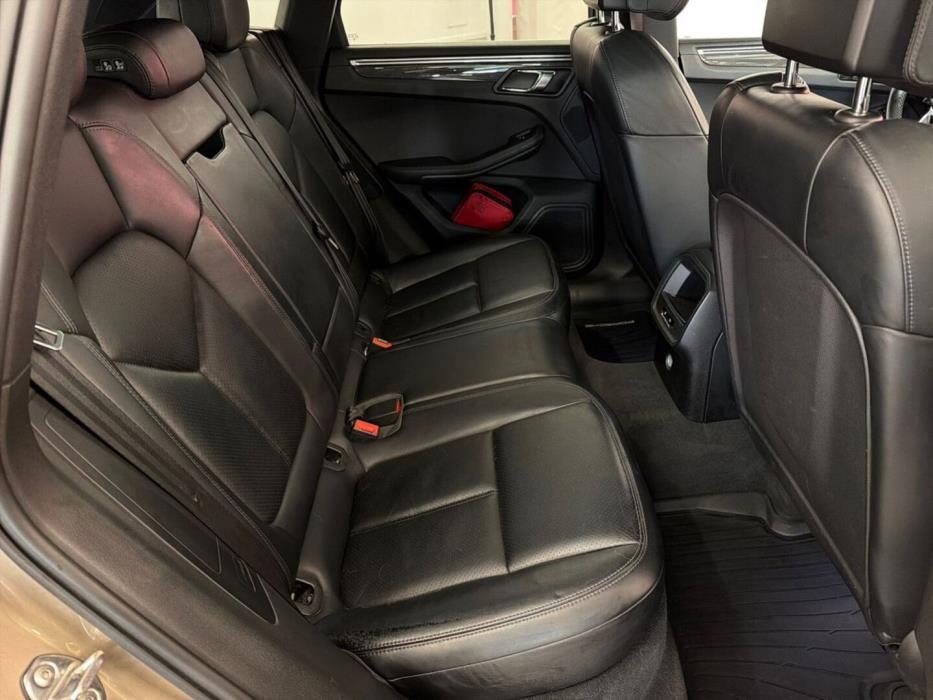 PORSCHE Macan 2015