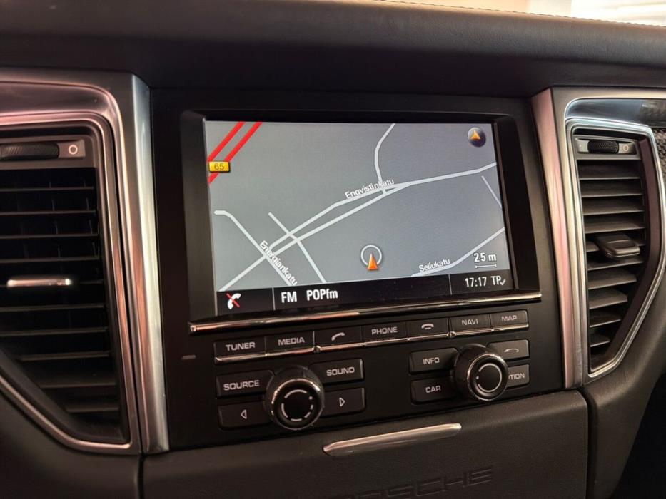 PORSCHE Macan 2015