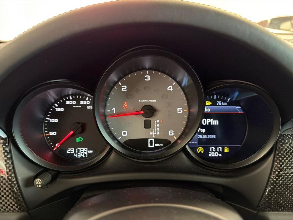 PORSCHE Macan 2015
