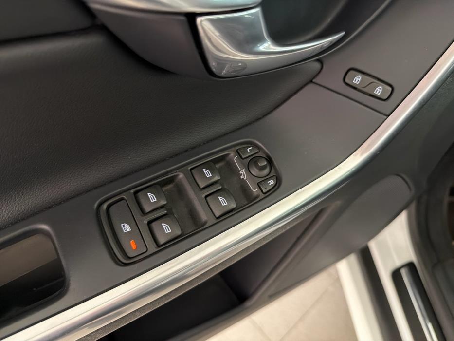 VOLVO XC60 2016