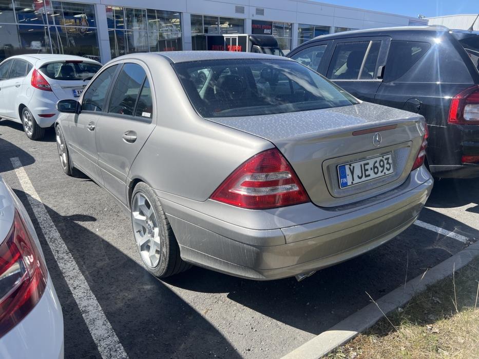 MERCEDES-BENZ C 2006