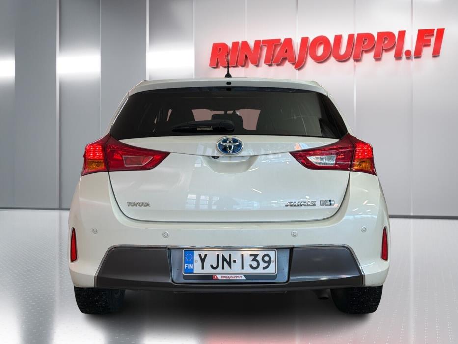 TOYOTA Auris 2013