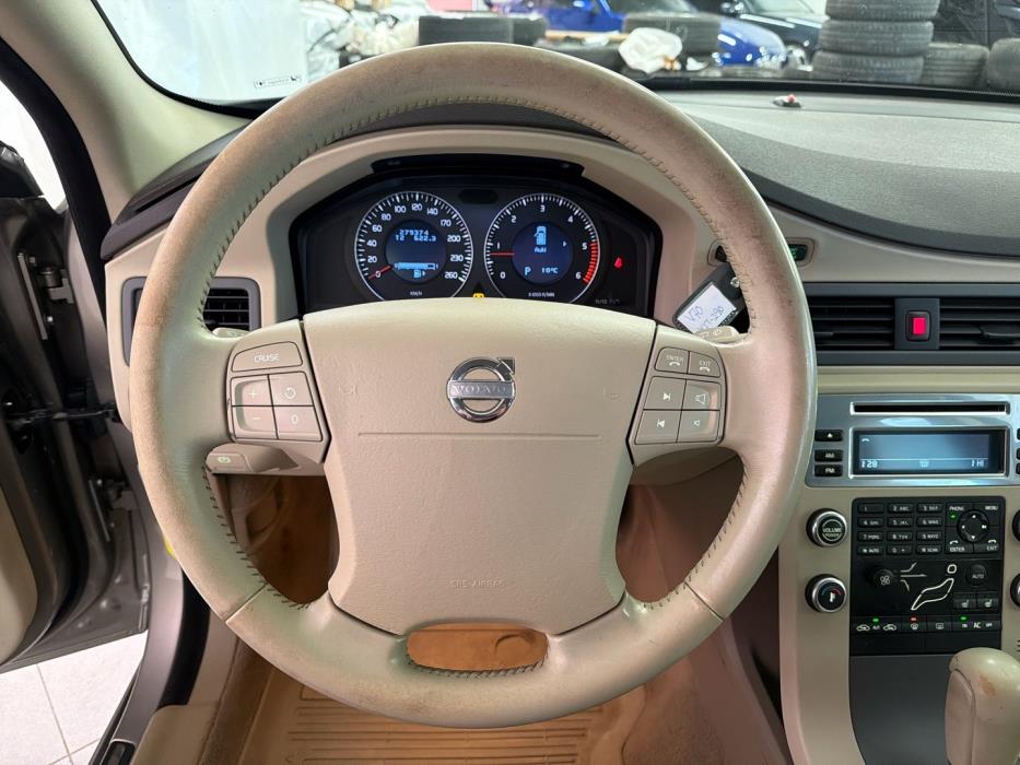 VOLVO V70 2008