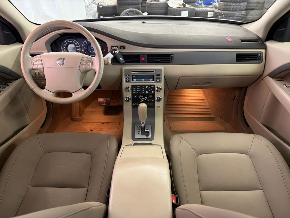 VOLVO V70 2008