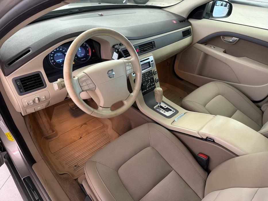 VOLVO V70 2008