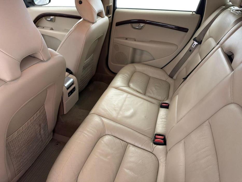 VOLVO XC70 2010