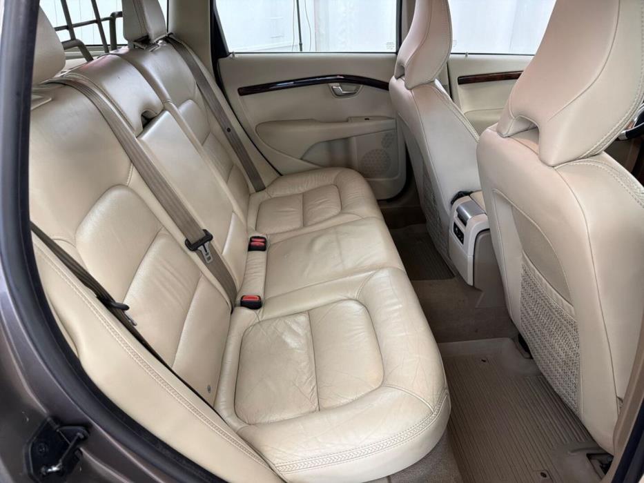 VOLVO XC70 2010