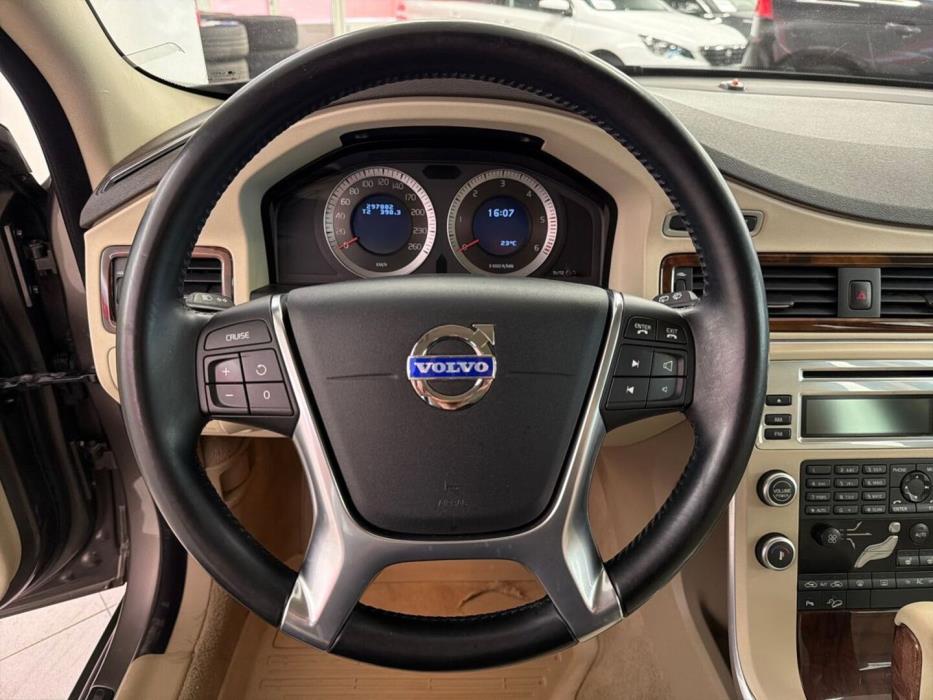 VOLVO XC70 2010