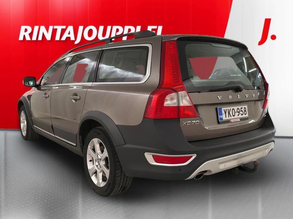 VOLVO XC70 2010