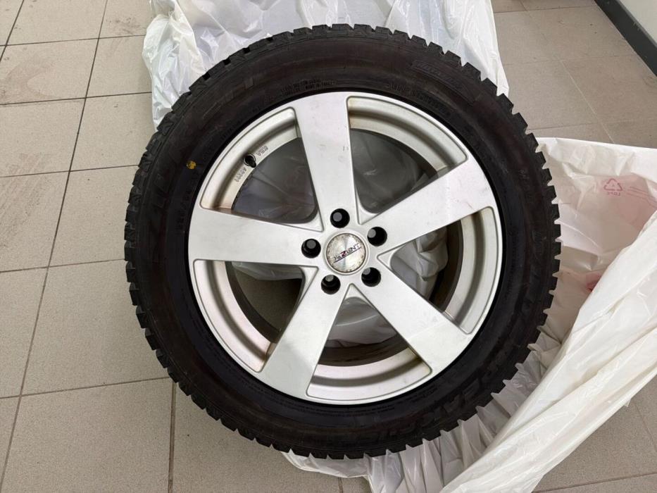VOLVO XC70 2010