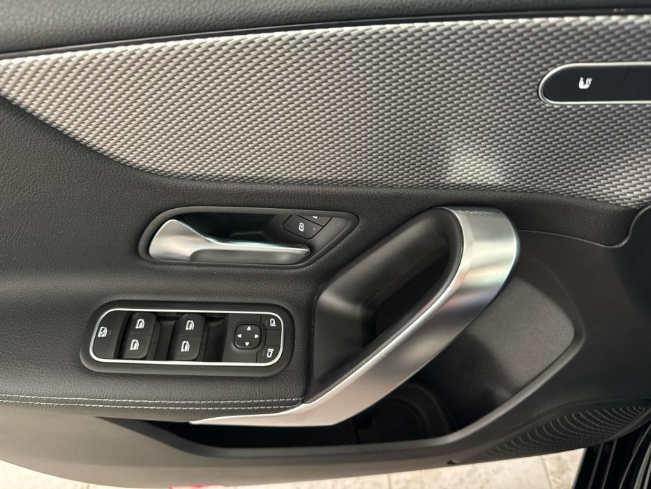 MERCEDES-BENZ A 2019
