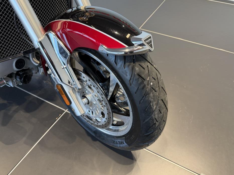 TRIUMPH ROCKET III 2009