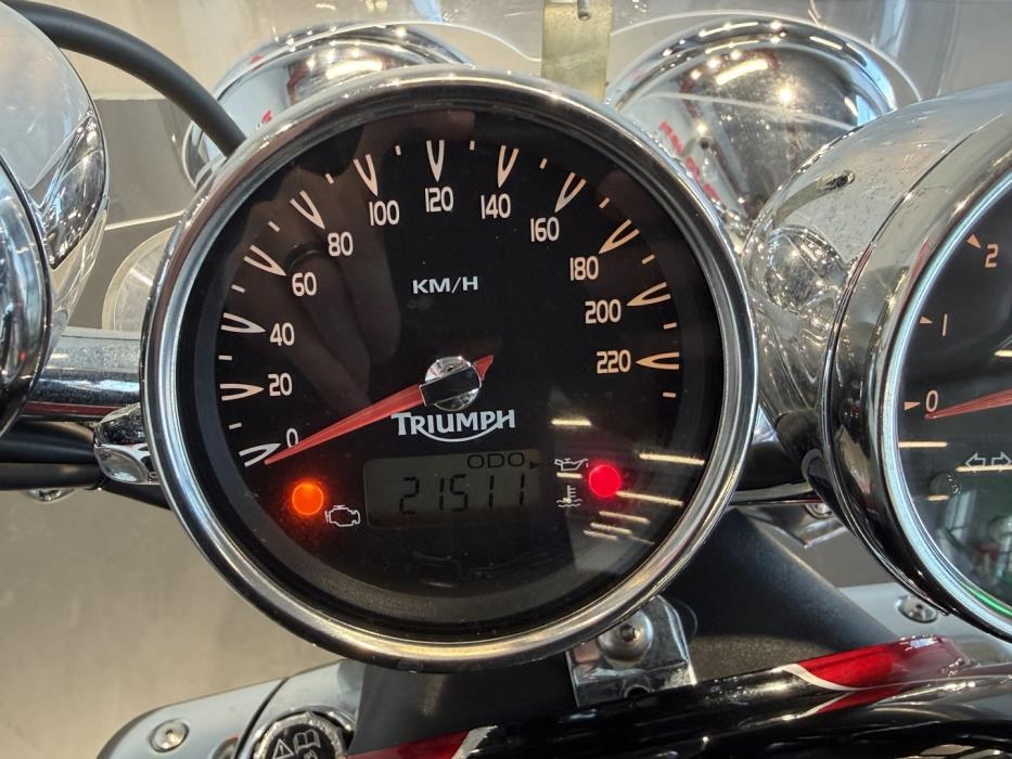 TRIUMPH ROCKET III 2009