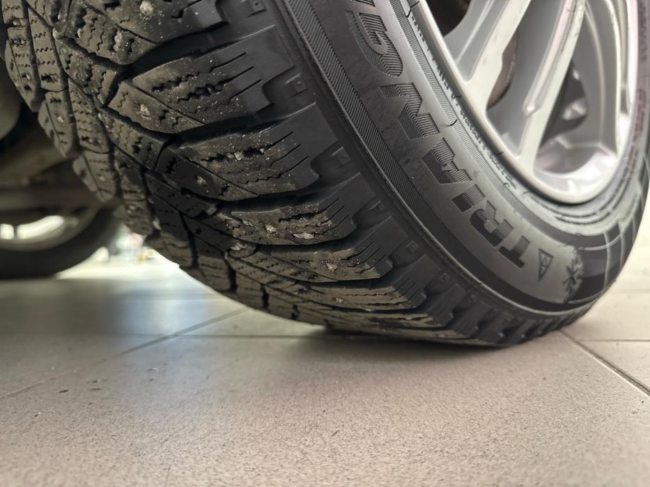 MITSUBISHI Outlander PHEV 2015