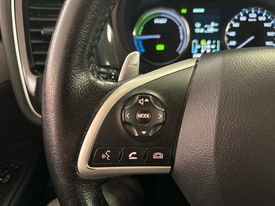 MITSUBISHI Outlander PHEV 2015