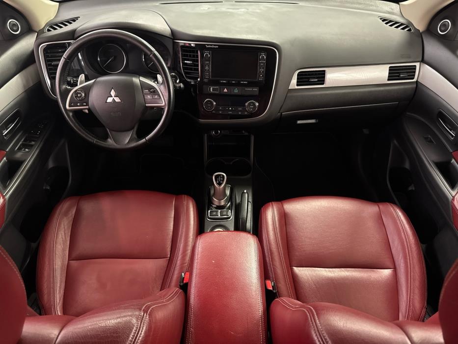 MITSUBISHI Outlander PHEV 2015