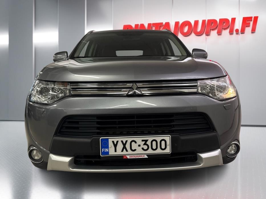 MITSUBISHI Outlander PHEV 2015