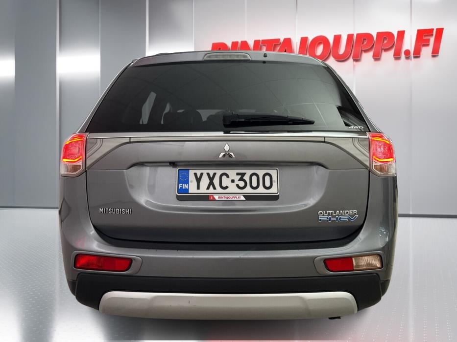 MITSUBISHI Outlander PHEV 2015