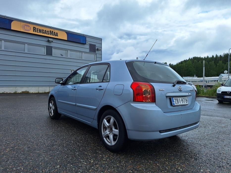 TOYOTA Corolla 2005