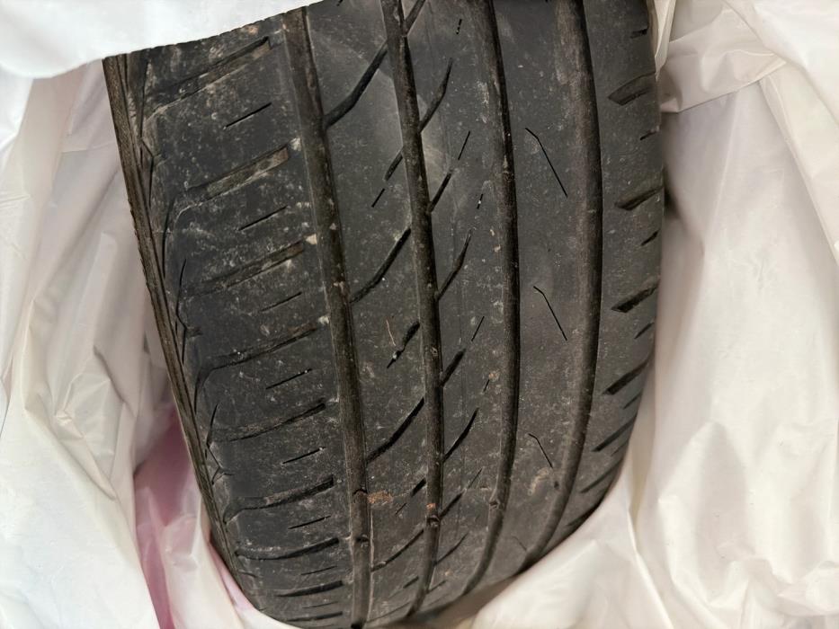 VOLKSWAGEN Golf 2012