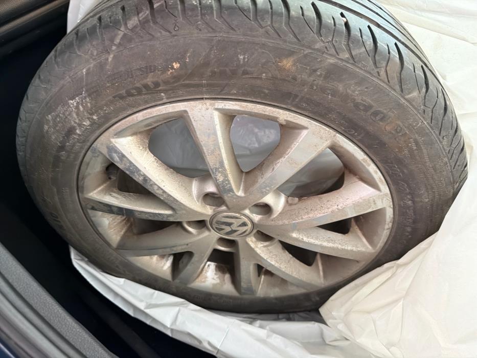 VOLKSWAGEN Golf 2012