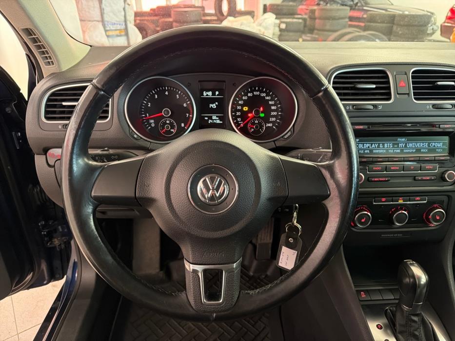 VOLKSWAGEN Golf 2012