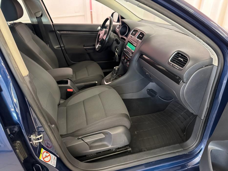 VOLKSWAGEN Golf 2012