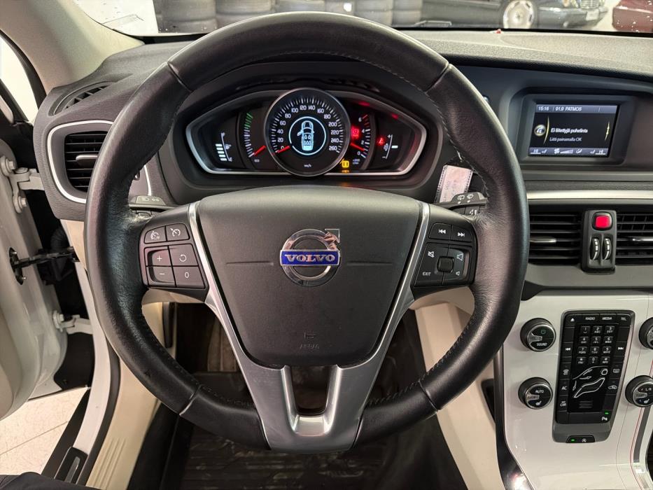 VOLVO V40 Cross Country 2016