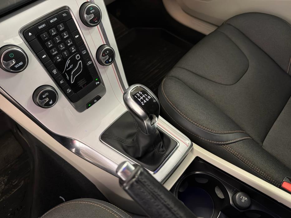VOLVO V40 Cross Country 2016