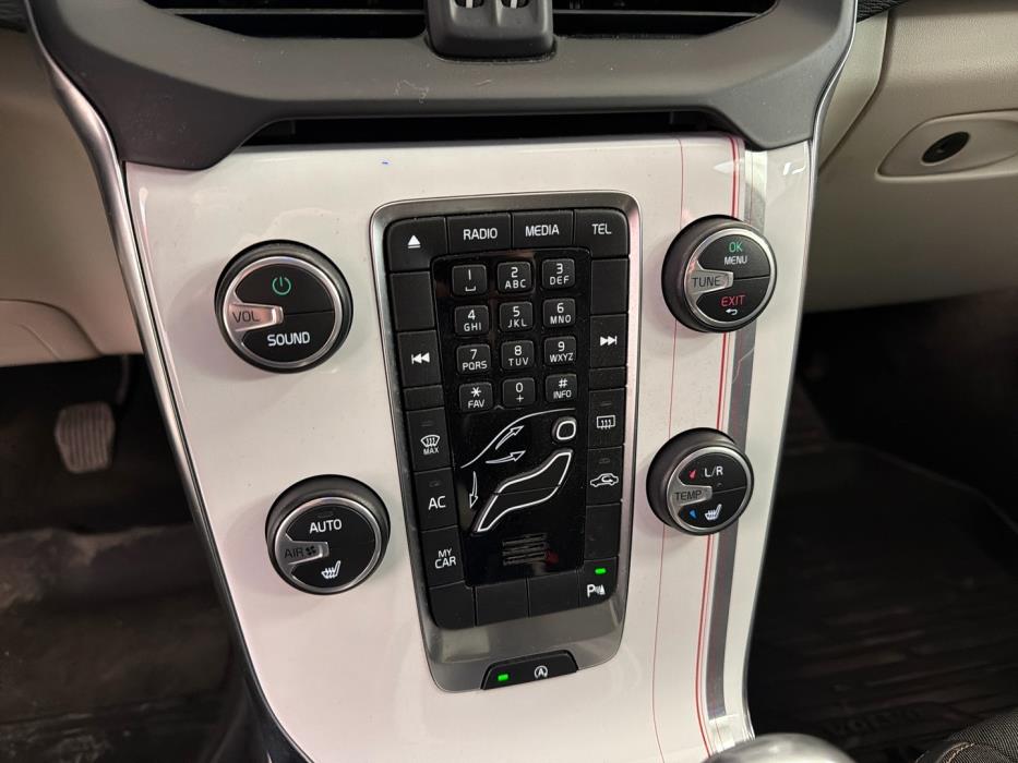 VOLVO V40 Cross Country 2016