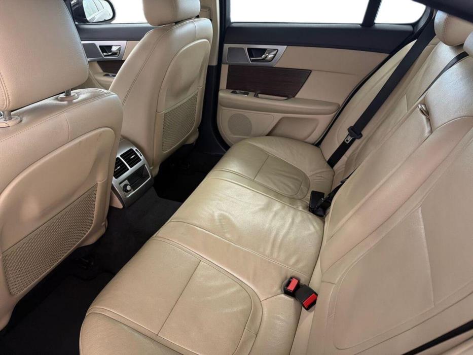 JAGUAR XF 2016