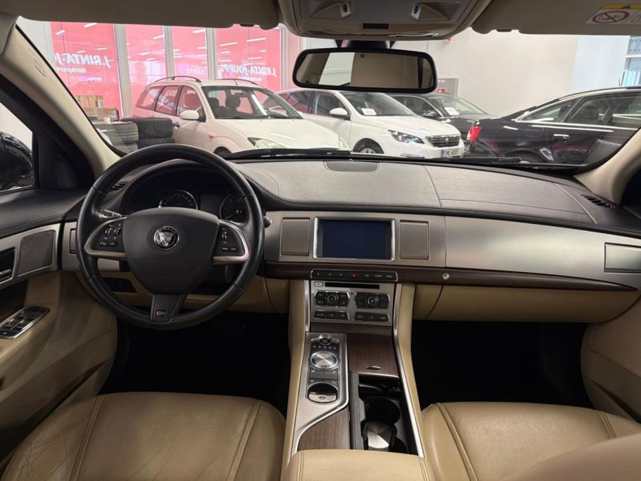 JAGUAR XF 2016