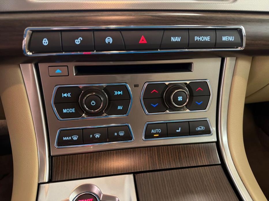 JAGUAR XF 2016