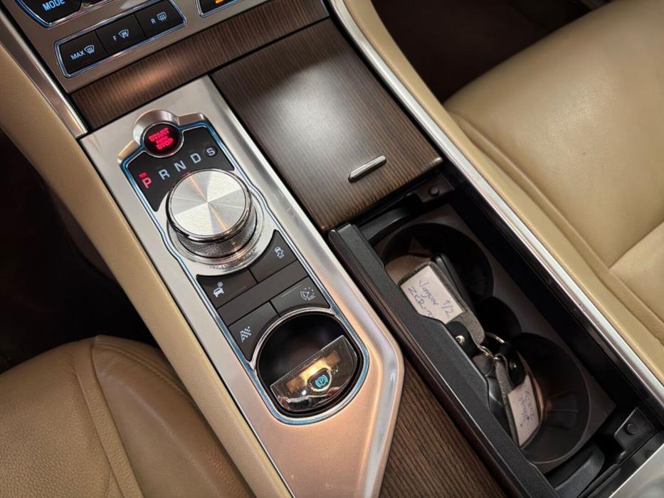JAGUAR XF 2016