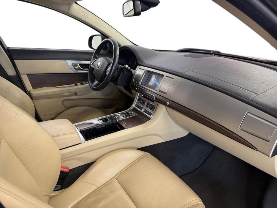JAGUAR XF 2016