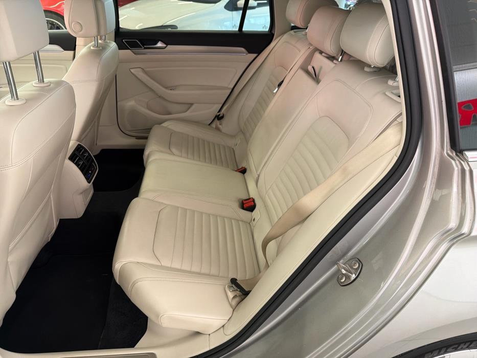 VOLKSWAGEN Passat 2016