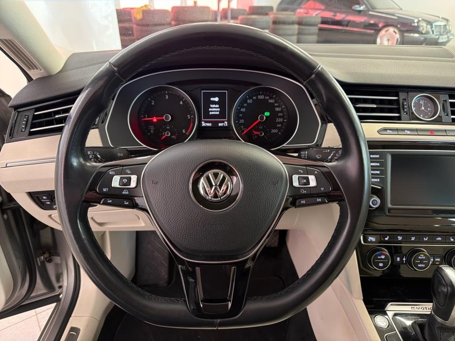 VOLKSWAGEN Passat 2016