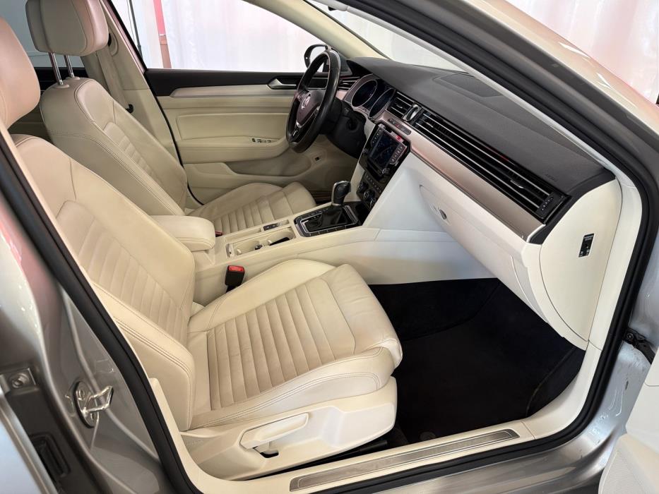 VOLKSWAGEN Passat 2016