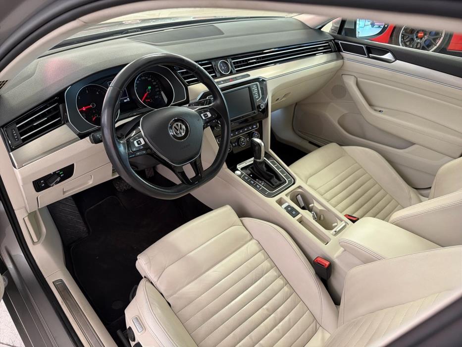 VOLKSWAGEN Passat 2016