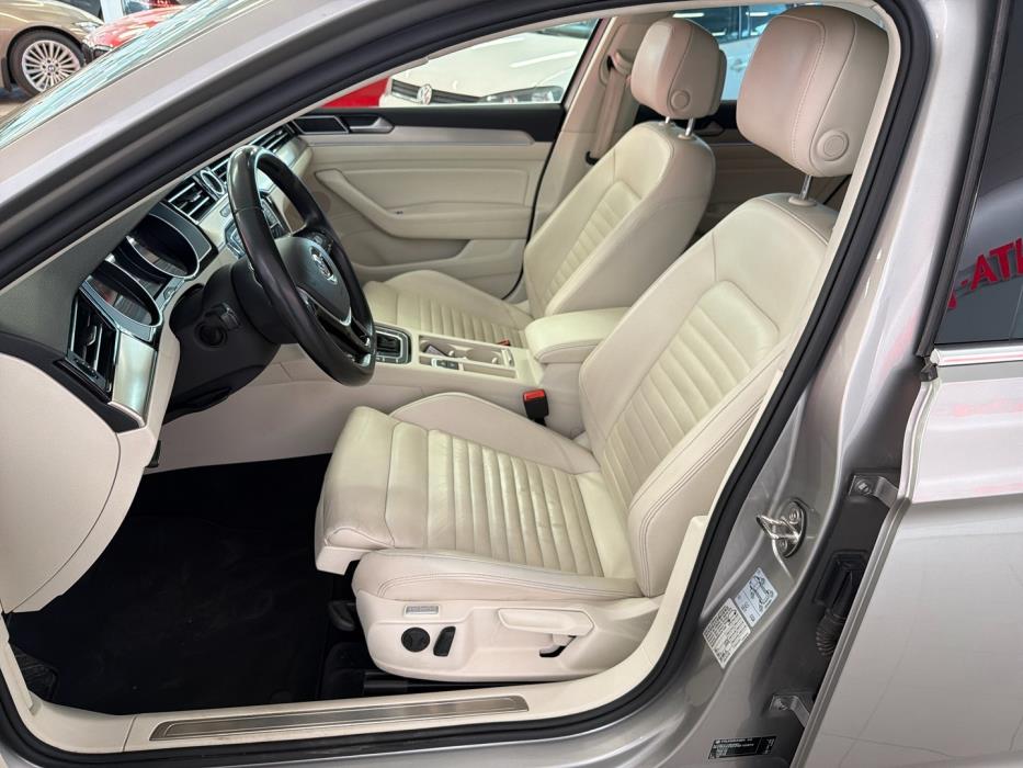 VOLKSWAGEN Passat 2016
